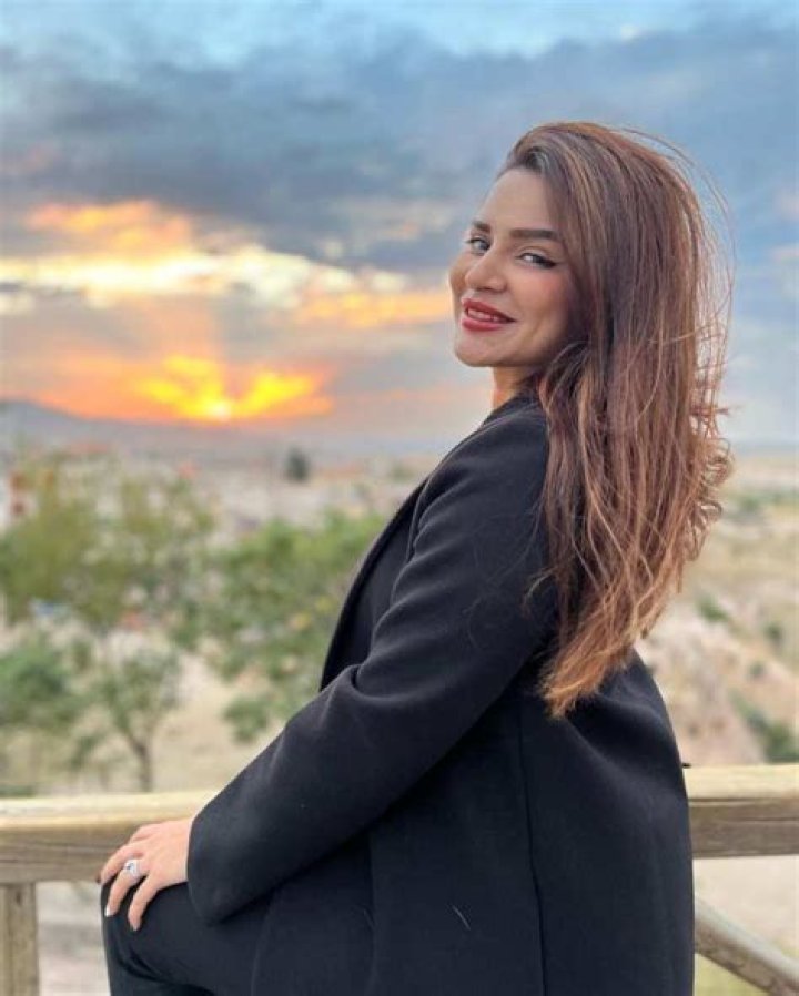 Aashka Goradia Net Worth, Age, Height, Bio, Birthday, Wiki!