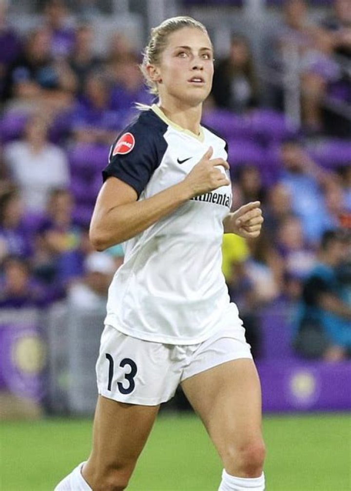 Abby Dahlkemper - Net Worth, Age, Height, Birthday, Bio, Wiki!