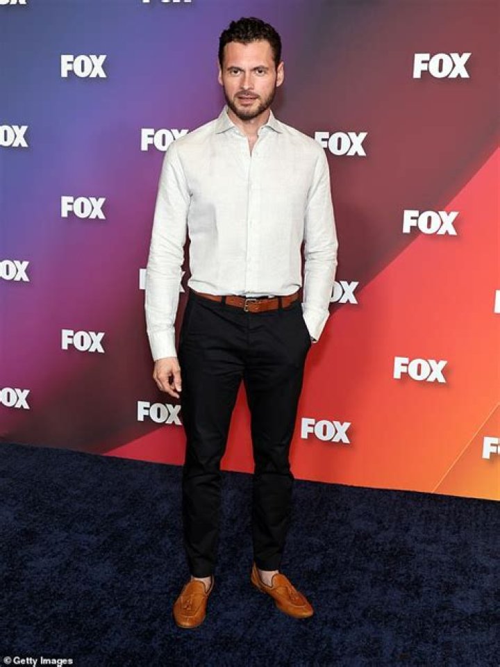 Adan Canto Net Worth, Age, Height, Bio, Birthday, Wiki!