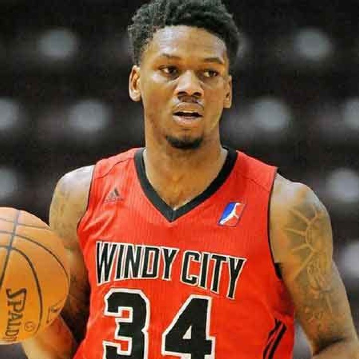 Alfonzo McKinnie - Net Worth, Age, Height, Birthday, Bio, Wiki!