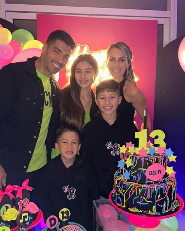 Alma Delfina - Net Worth, Age, Height, Birthday, Bio, Wiki!