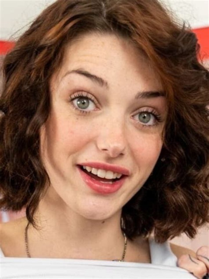 Alyson Huber Net Worth, Age, Height, Bio, Birthday, Wiki!