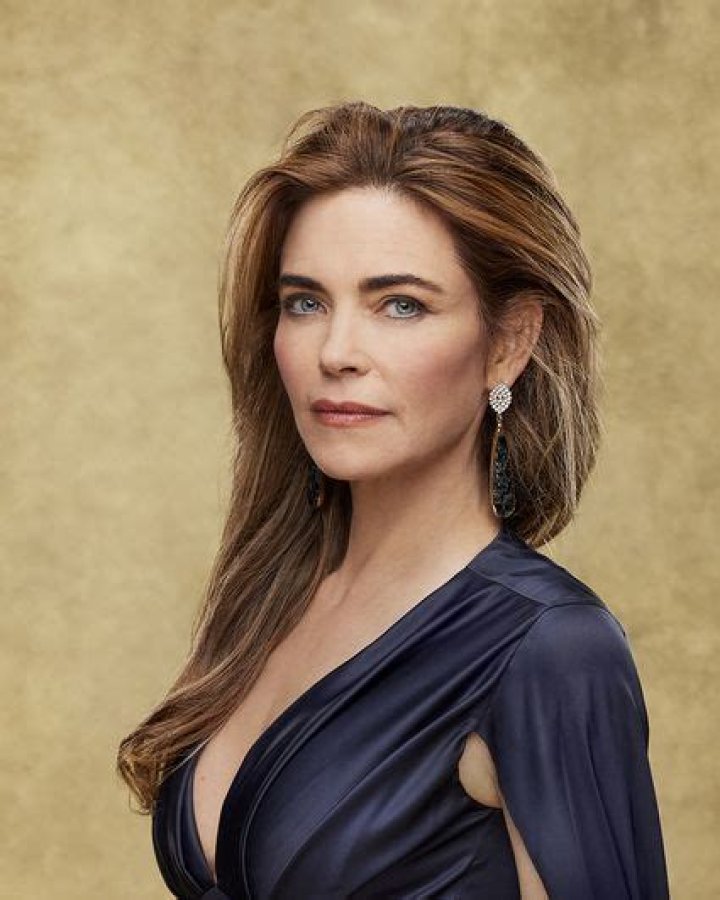 Amelia Heinle Net Worth 2024, Age, Height, Bio, Birthday, Wiki!