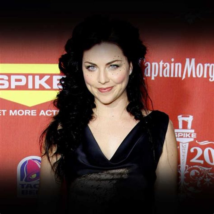 Amy Lee Net Worth, Age, Height, Bio, Birthday, Wiki!