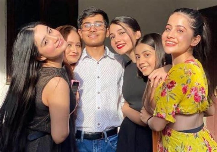 Asfi Javed Net Worth, Age, Height, Bio, Birthday, Wiki!