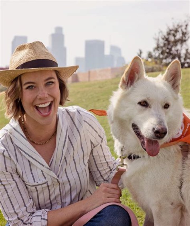 Ashley Williams Net Worth, Age, Height, Bio, Birthday, Wiki!