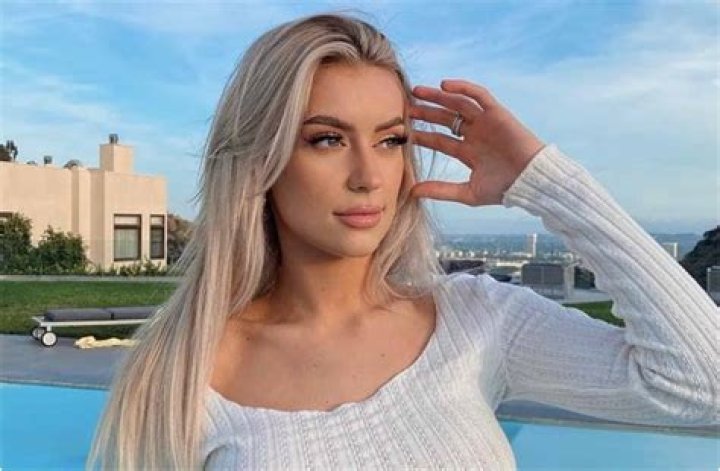 Ashly Schwan - Net Worth, Age, Height, Birthday, Bio, Wiki!