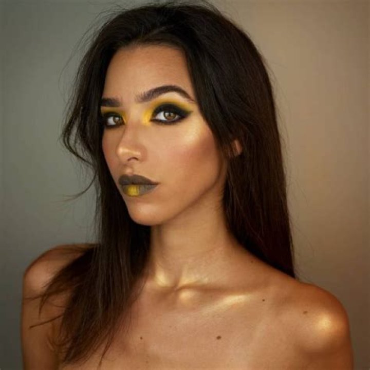ASMR Glow - Net Worth, Age, Height, Birthday, Bio, Wiki!