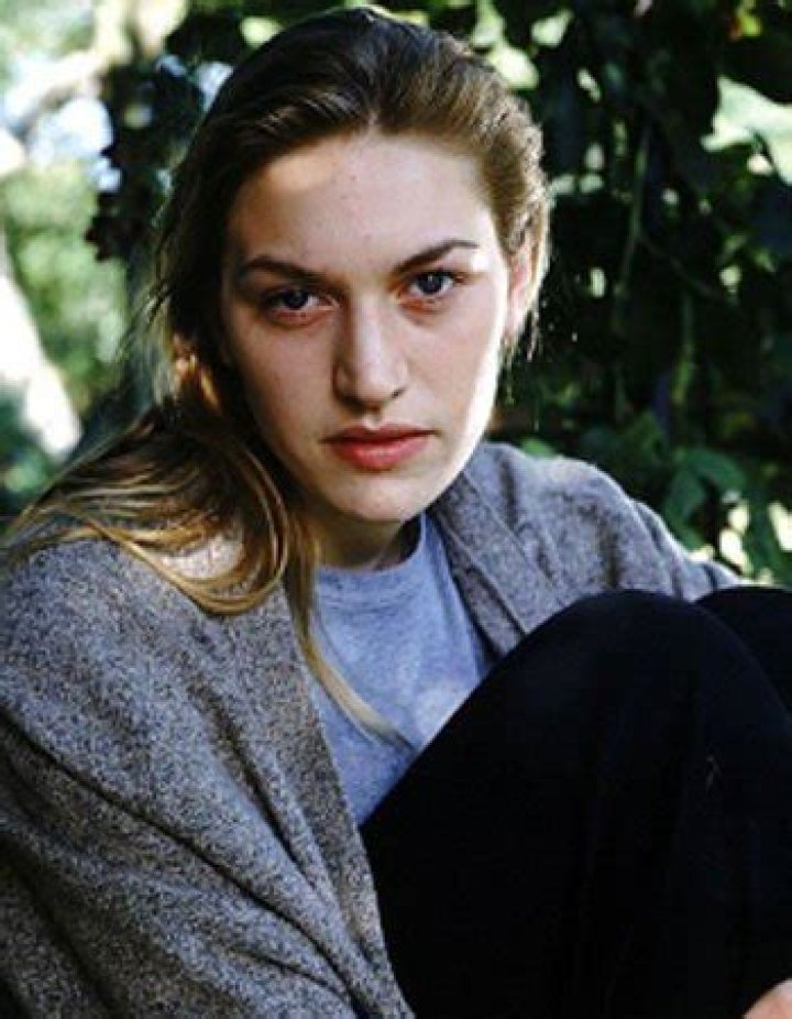 Beth Winslet - Net Worth, Age, Height, Birthday, Bio, Wiki!