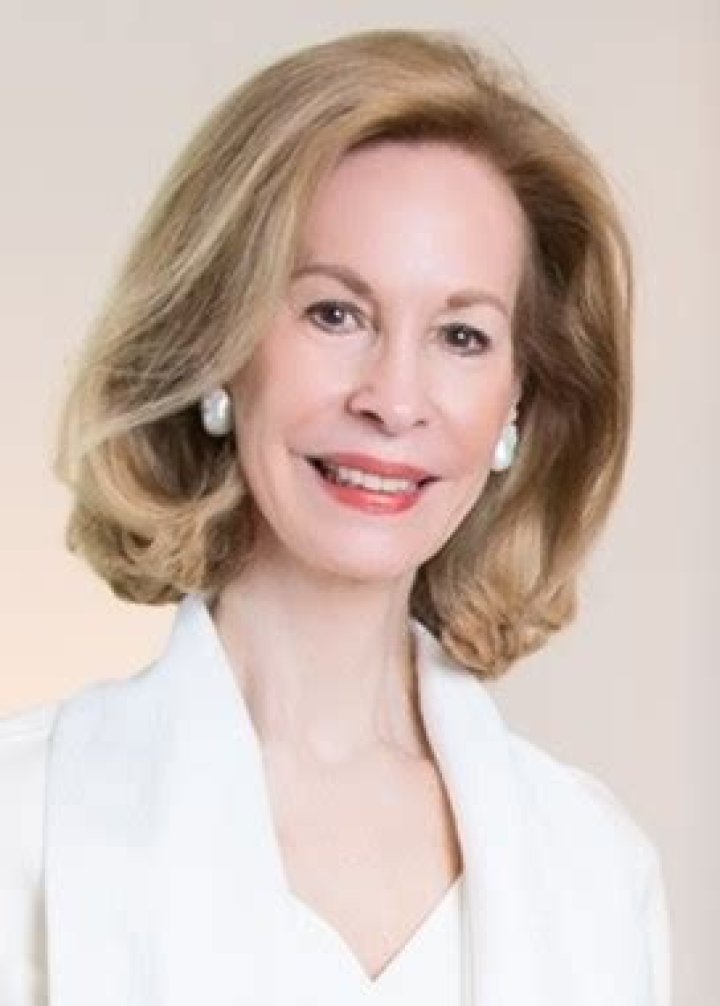 Bonnie McElveen-Hunter Net Worth, Age, Height, Bio, Birthday, Wiki!