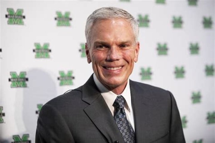 Brad Smith - Net Worth, Age, Height, Birthday, Bio, Wiki!