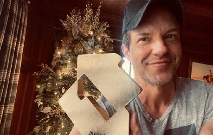 Brandon Flowers Net Worth 2024, Age, Height, Bio, Birthday, Wiki!