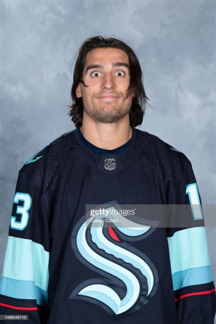 Brandon Tanev - Net Worth, Age, Height, Birthday, Bio, Wiki!