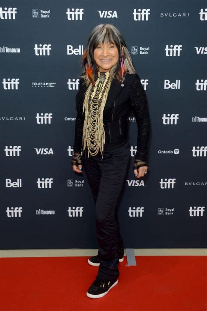 Buffy Sainte-Marie Net Worth, Age, Height, Bio, Birthday, Wiki!