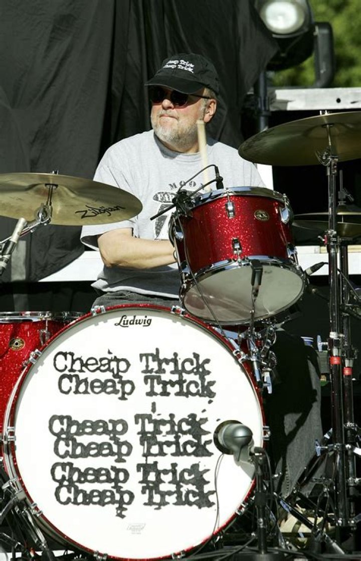 Bun E. Carlos Net Worth, Age, Height, Bio, Birthday, Wiki!