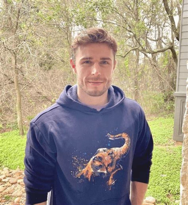 Callum Izzard - Net Worth, Age, Height, Birthday, Bio, Wiki!