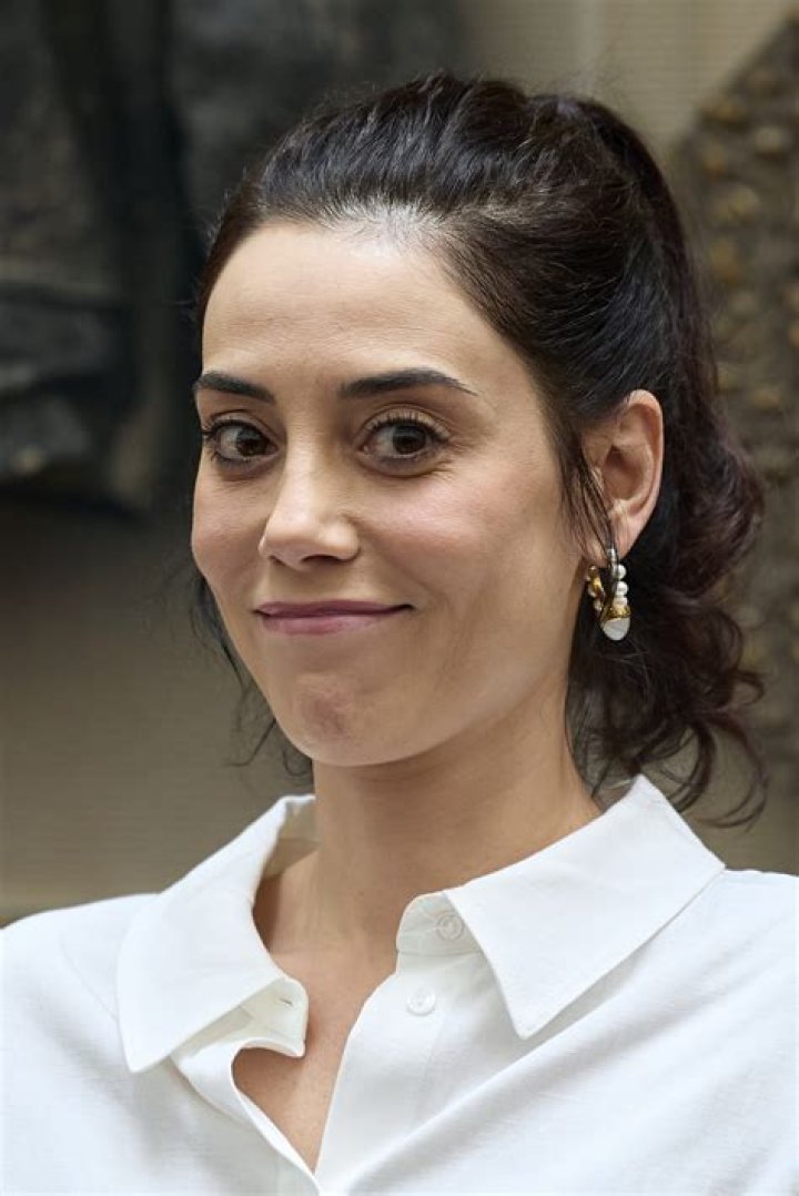 Cansu Dere Net Worth 2024, Age, Height, Bio, Birthday, Wiki!