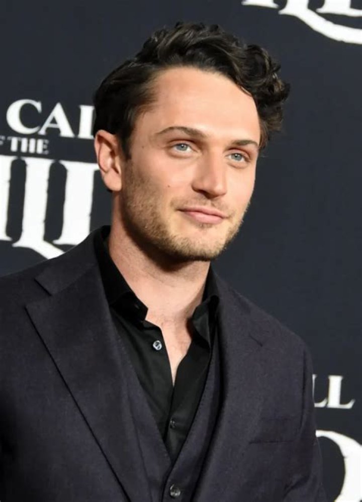 Colin Woodell - Net Worth, Age, Height, Birthday, Bio, Wiki!