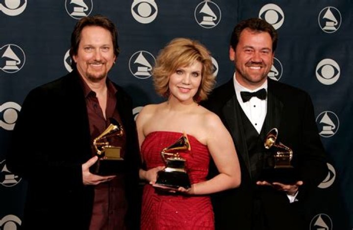 Dan Tyminski - Net Worth, Age, Height, Birthday, Bio, Wiki!