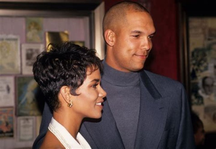 David Justice Net Worth, Age, Height, Bio, Birthday, Wiki!