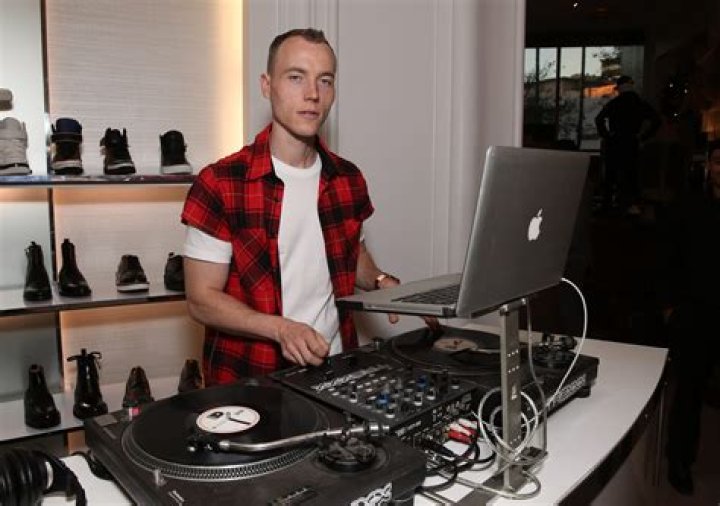 DJ Skee - Net Worth, Age, Height, Birthday, Bio, Wiki!