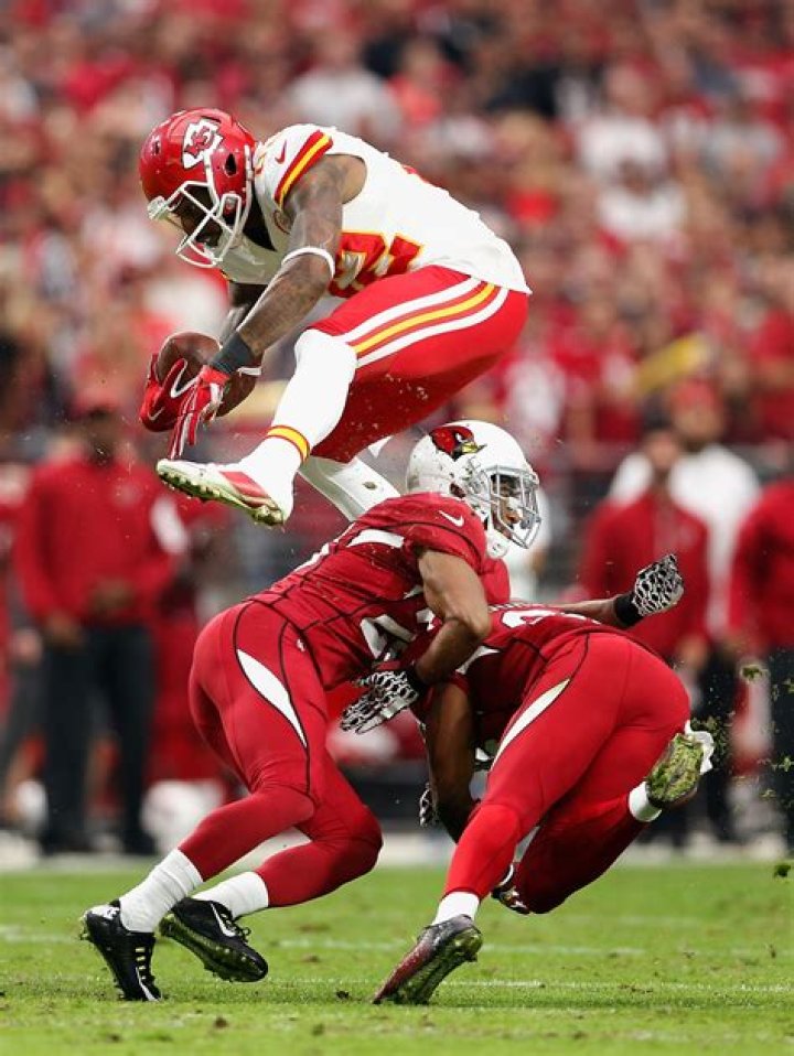 Dwayne Bowe - Net Worth, Age, Height, Birthday, Bio, Wiki!