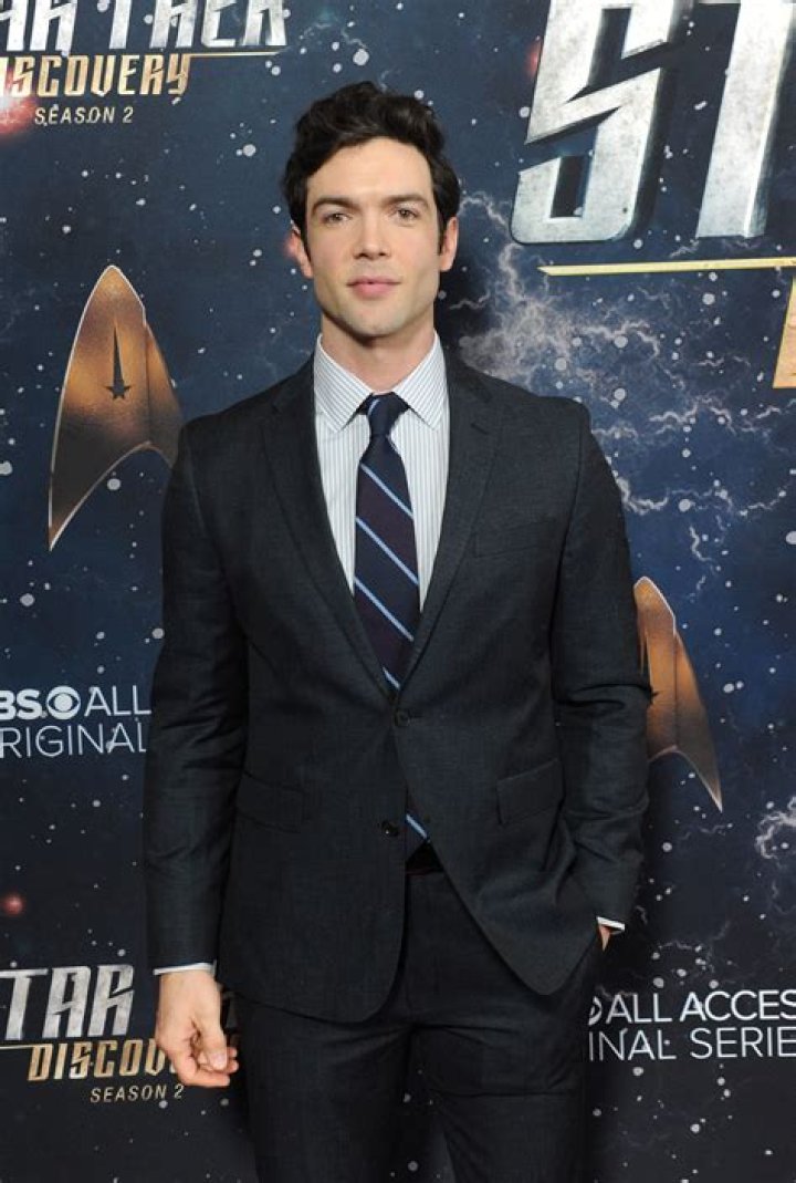 Ethan Peck Net Worth, Age, Height, Bio, Birthday, Wiki!