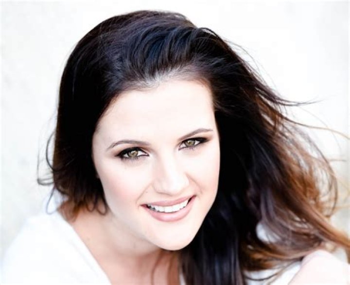 Franja Du Plessis - Net Worth, Age, Height, Birthday, Bio, Wiki!