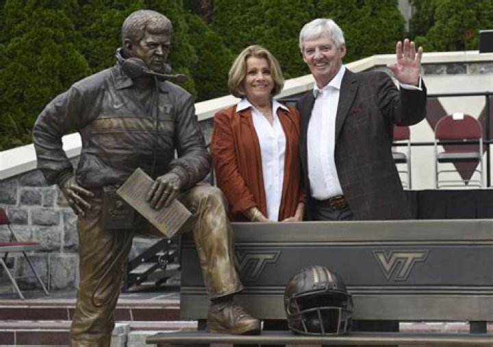 Frank Beamer Net Worth, Age, Height, Bio, Birthday, Wiki!