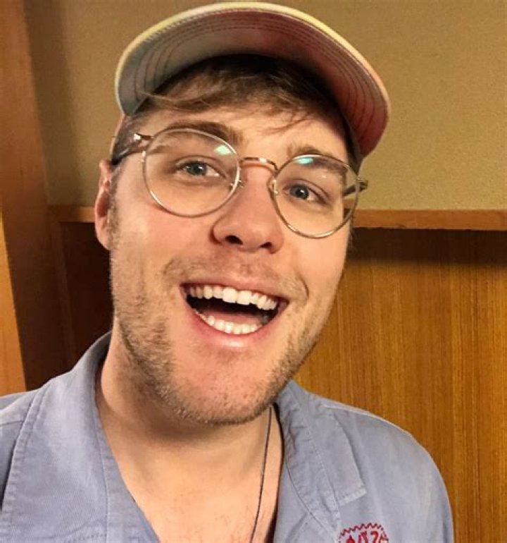 Garrett Watts Net Worth, Age, Height, Bio, Birthday, Wiki!