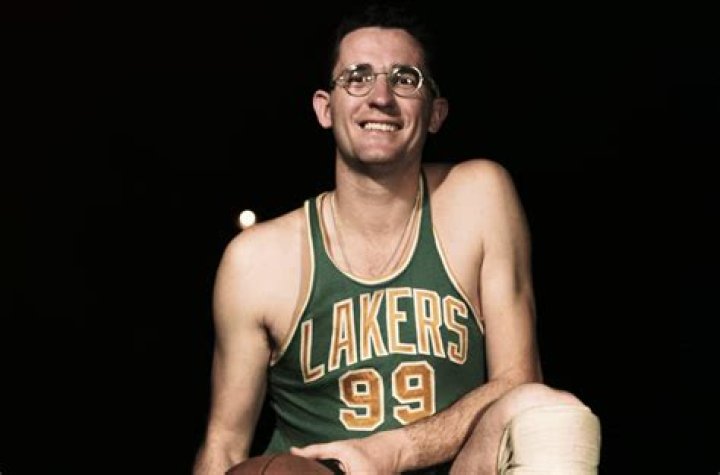 George Mikan Net Worth, Age, Height, Bio, Birthday, Wiki!