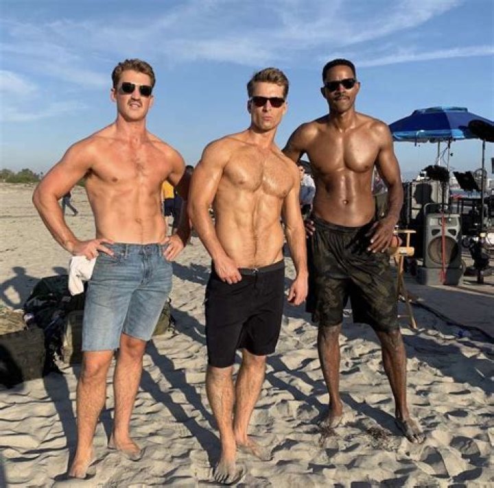 Glen Powell Net Worth, Age, Height, Bio, Birthday, Wiki!