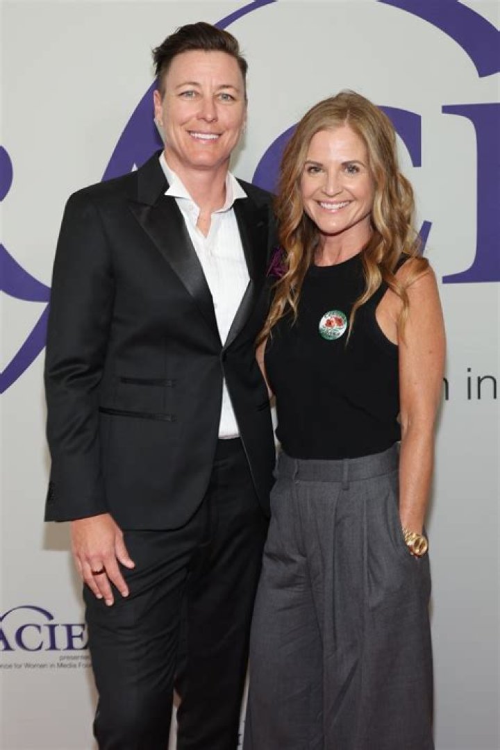 Glennon Doyle Net Worth, Age, Height, Bio, Birthday, Wiki!
