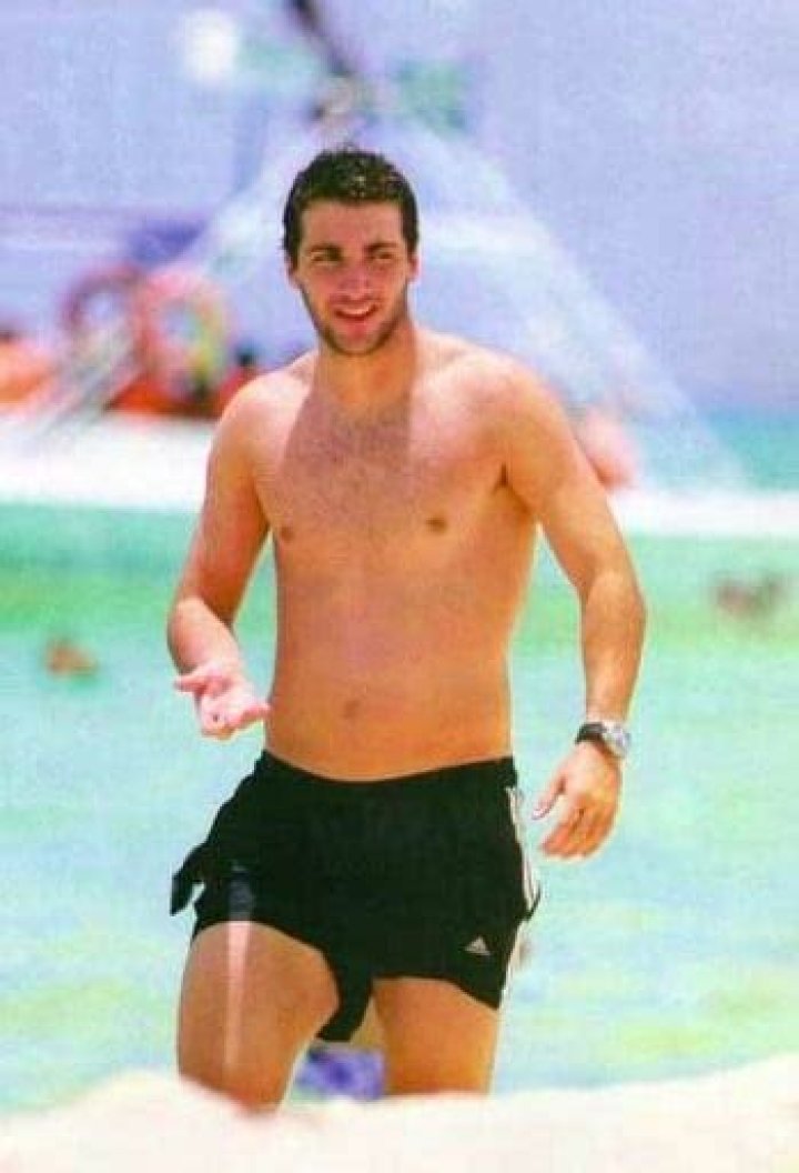 Gonzalo Higuaín - Net Worth, Age, Height, Birthday, Bio, Wiki!