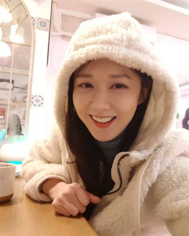 Jang Na-ra - Net Worth, Age, Height, Birthday, Bio, Wiki!