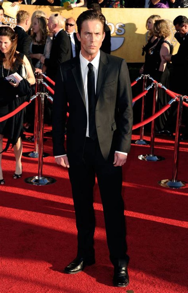Jay Harrington Net Worth, Age, Height, Bio, Birthday, Wiki!