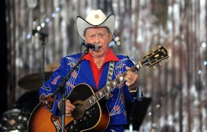 Jimmy Dickens Net Worth, Age, Height, Bio, Birthday, Wiki!