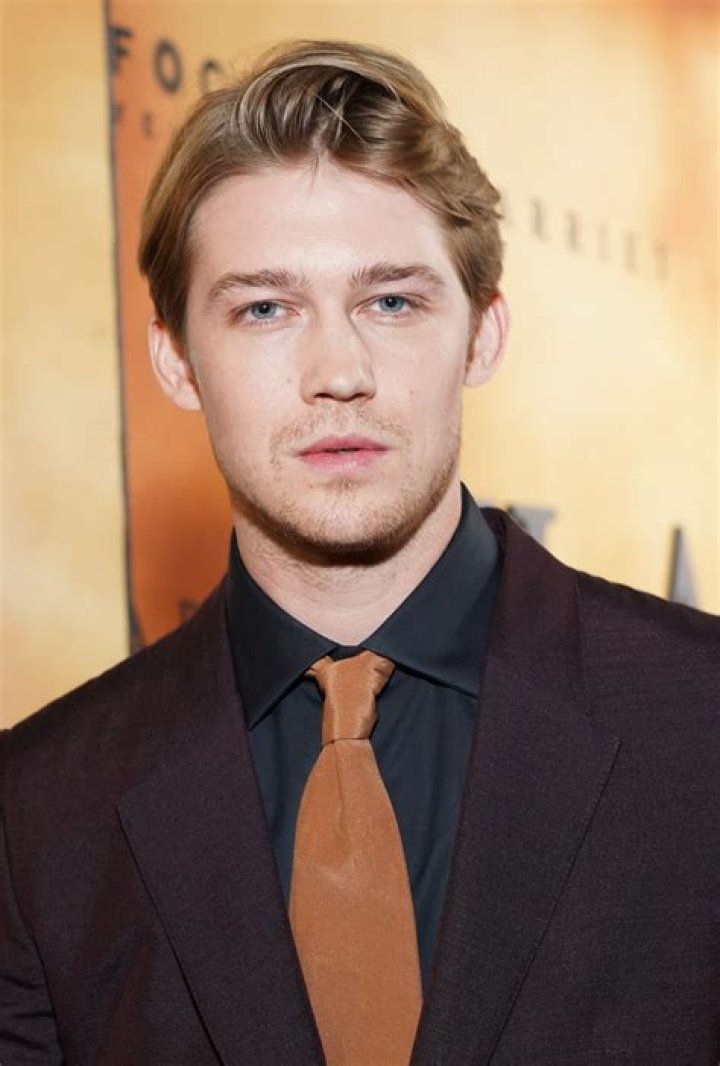 Joe Alwyn Net Worth, Age, Height, Bio, Birthday, Wiki!
