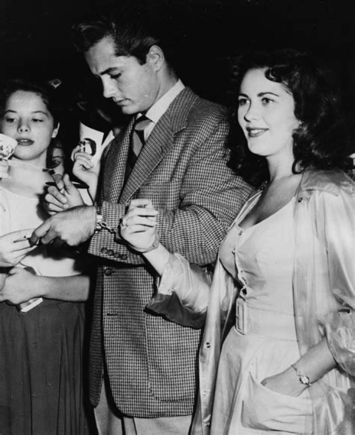 John Derek Net Worth 2024, Age, Height, Bio, Birthday, Wiki!