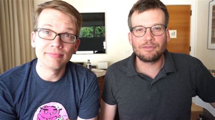 John Green - Net Worth, Age, Height, Birthday, Bio, Wiki!