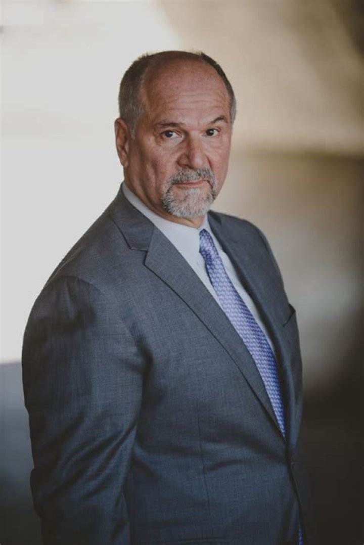 John Kapelos Net Worth, Age, Height, Bio, Birthday, Wiki!
