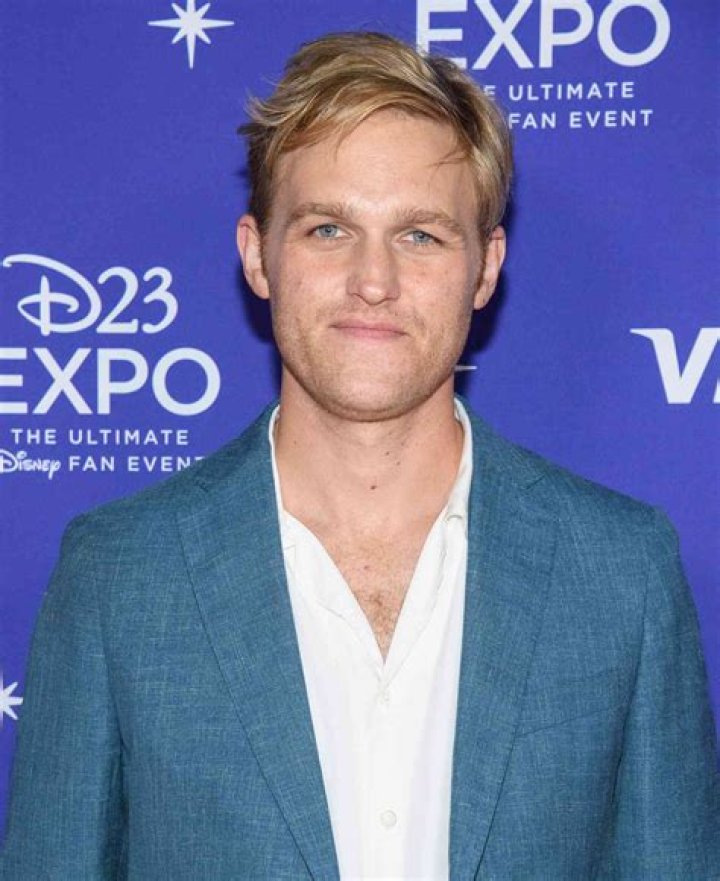 Jonathan Russell Net Worth, Age, Height, Bio, Birthday, Wiki!