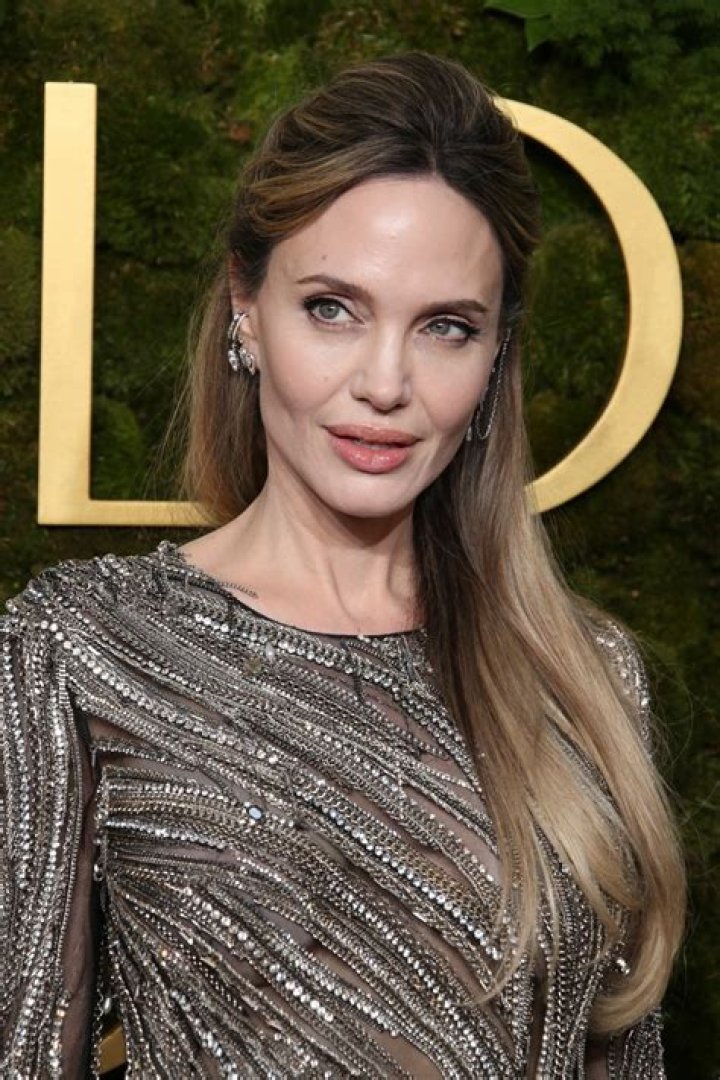 Julia Angelia Lepar - Net Worth, Age, Height, Birthday, Bio, Wiki!