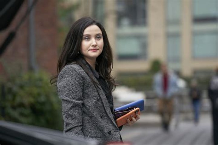 Julia Goldani Telles Net Worth, Age, Height, Bio, Birthday, Wiki!