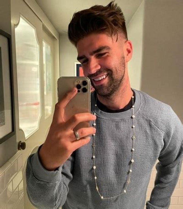 Justin Mikita Net Worth 2024, Age, Height, Bio, Birthday, Wiki!
