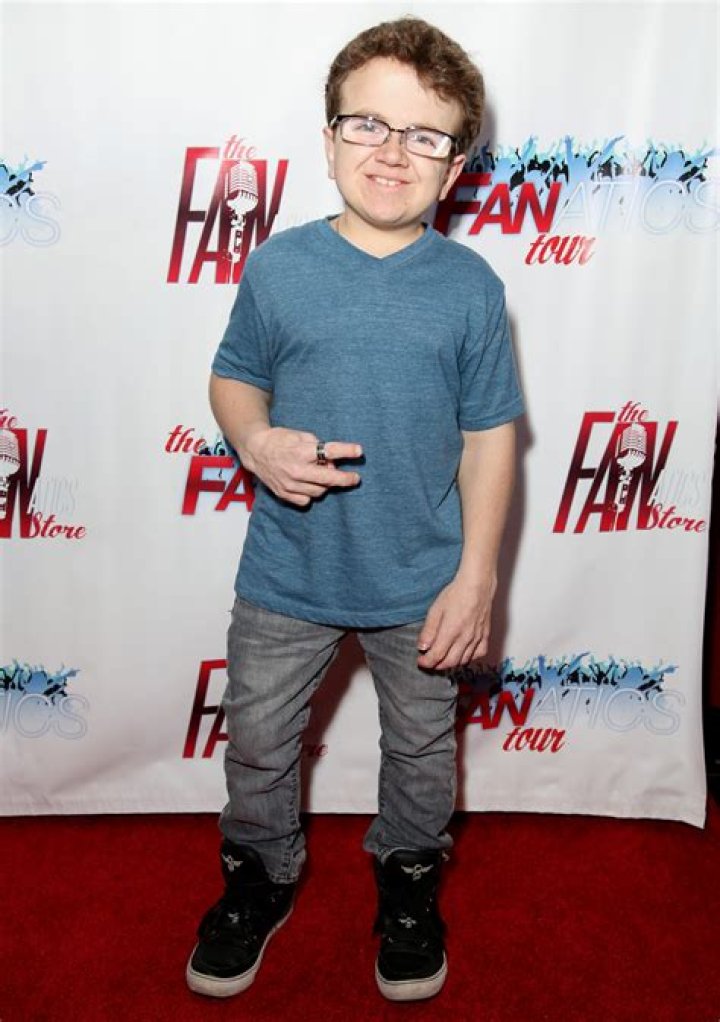 Keenan Cahill Net Worth, Age, Height, Bio, Birthday, Wiki!