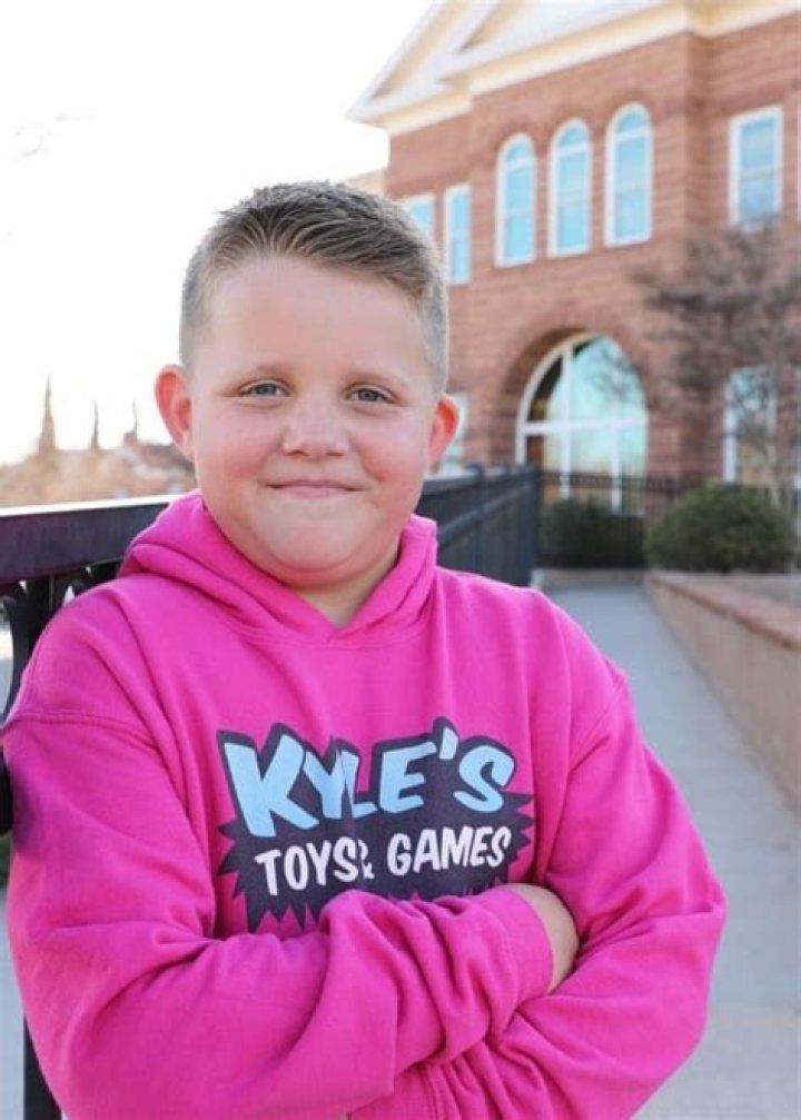 Kyle Olinselot Net Worth, Age, Height, Bio, Birthday, Wiki!