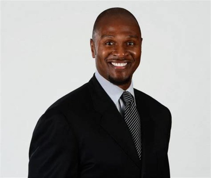 LaPhonso Ellis Net Worth, Age, Height, Bio, Birthday, Wiki!