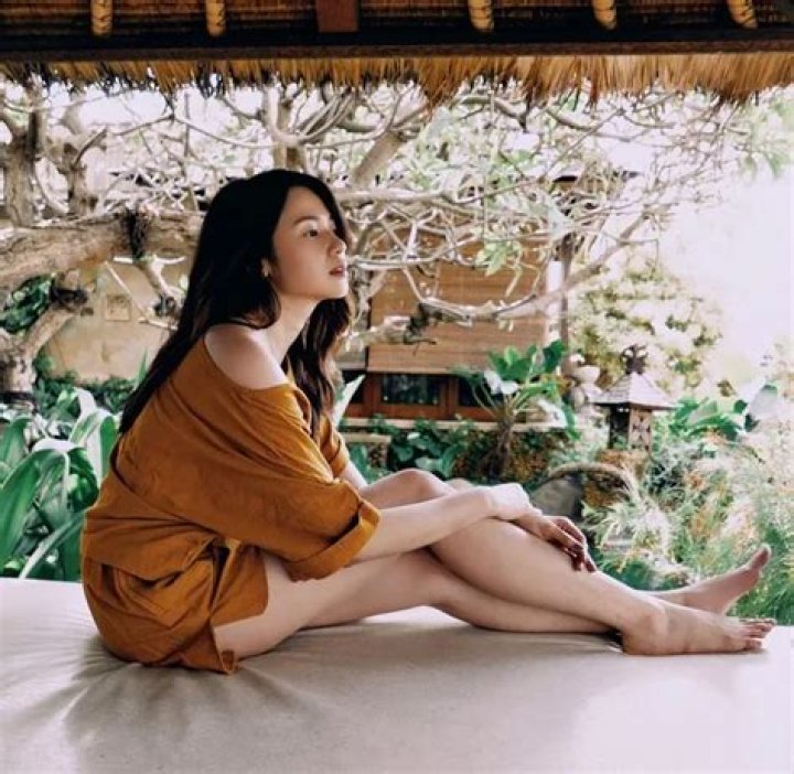 Laura Basuki - Net Worth, Age, Height, Birthday, Bio, Wiki!