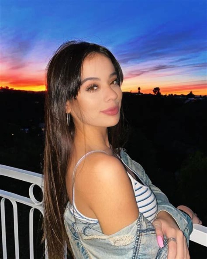 Lauren Kettering - Net Worth, Age, Height, Birthday, Bio, Wiki!
